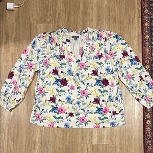 New Style and Company Floral top size L